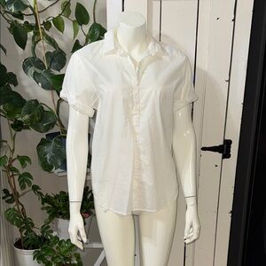 GAP SS roll cuff S Optic White Button-Down Shirt with Navy Logo XS